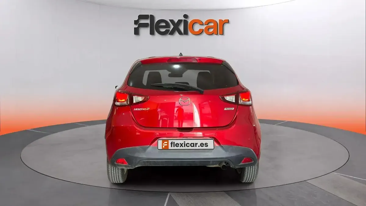 Usado Mazda 2 Style 90 CV (66 kW) 2016 Granate Berlina