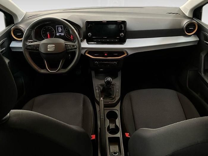 Usado Seat Ibiza Style Plus 110 CV (80 kW) 2022 Gris / plata Utilitario