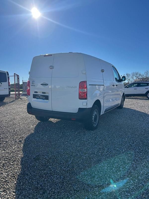Usado Toyota Proace Comfort 122 CV (89 kW) 2018 Blanco Monovolumen