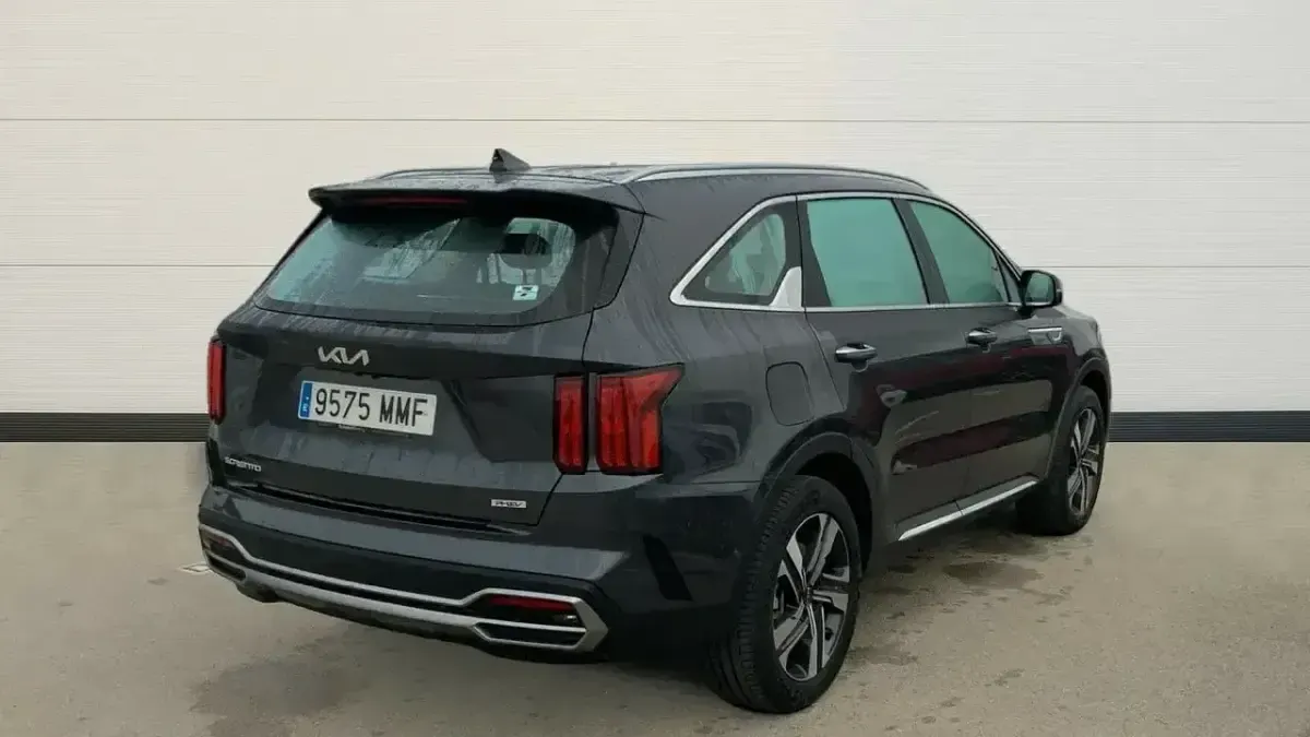 Usado Kia Sorento 265 CV (194 kW) 2023 Gris / plata SUV