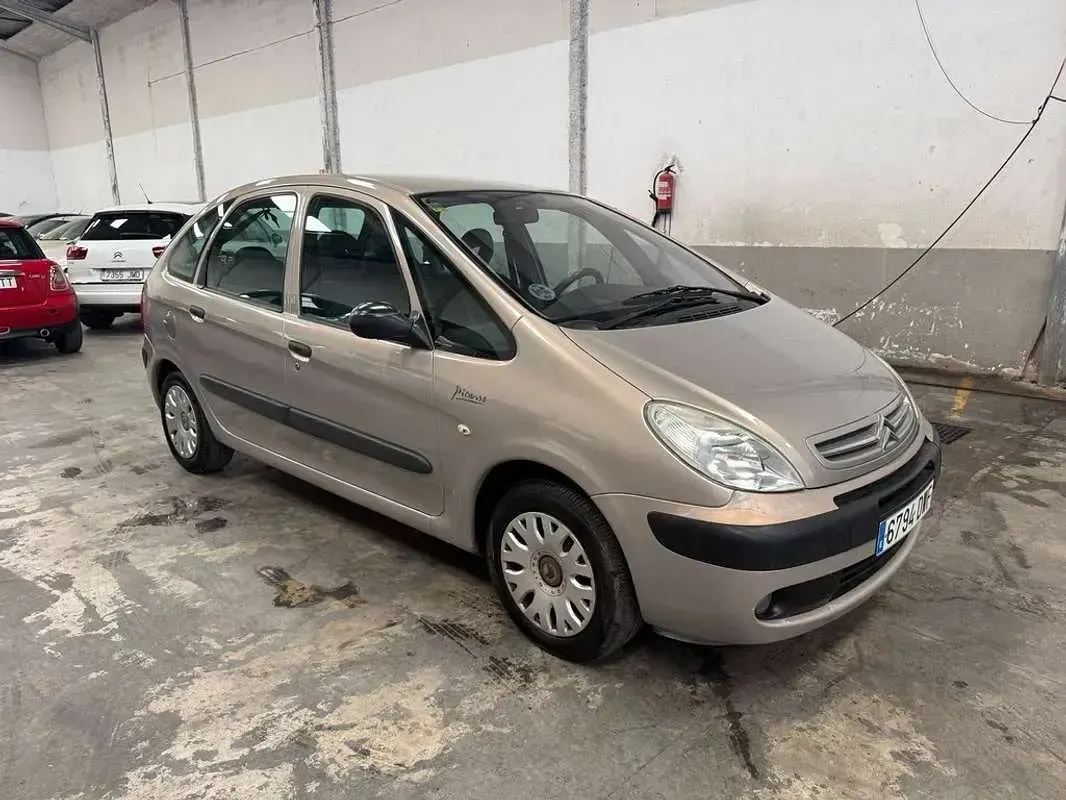 Usado Citroën Xsara 90 CV (66 kW) 2006 Marrón Monovolumen