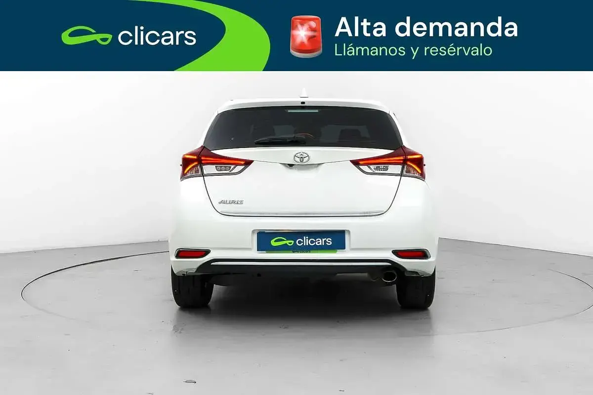 Usado Toyota Auris Business Edition 116 CV (85 kW) 2018 Blanco Utilitario