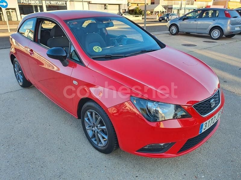 Usado Seat Ibiza SC I-Tech 90 CV (66 kW) 2015 Rojo Utilitario