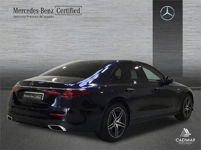 Usado Mercedes E300 AMG line 313 CV (230 kW) 2025 Azul náutico Berlina