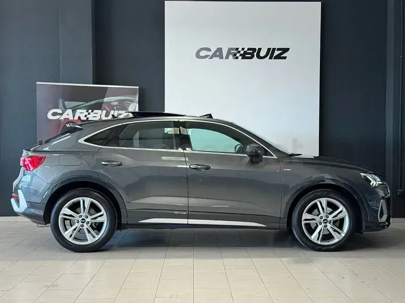 Usado Audi Q3 Sportback S-Line 150 CV (110 kW) 2023 Gris / plata SUV