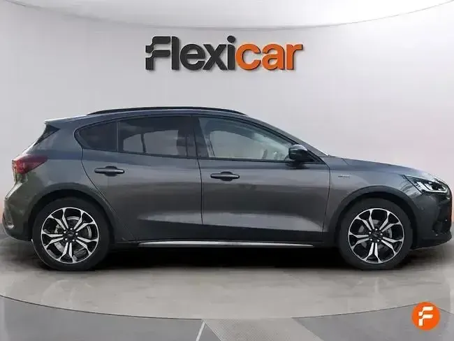 Begagnad Ford Focus Active 155 HK (114 kW) 2022 Grå Sedan