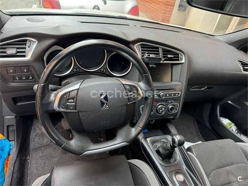 Usado DS Automobiles DS4 Style 120 CV (88 kW) 2017 Blanco Berlina