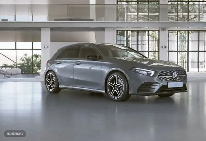 Usado Mercedes A180 115 CV (84 kW) 2022 Gris Berlina