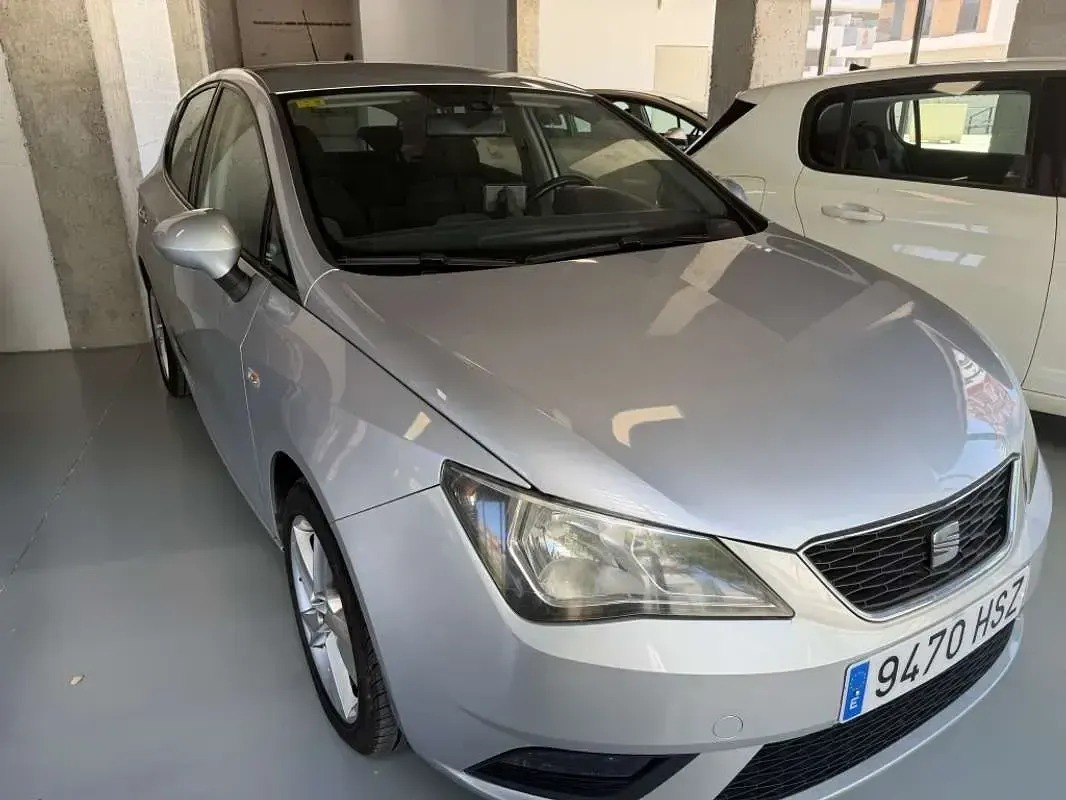 Usado Seat Ibiza Reference 86 CV (63 kW) 2013 Gris Utilitario