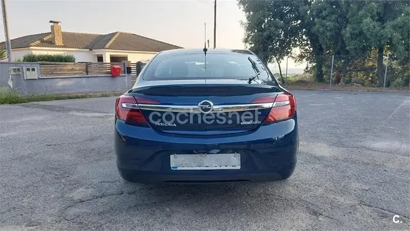 Usado Opel Insignia Expression 120 CV (88 kW) 2014 Azul Berlina