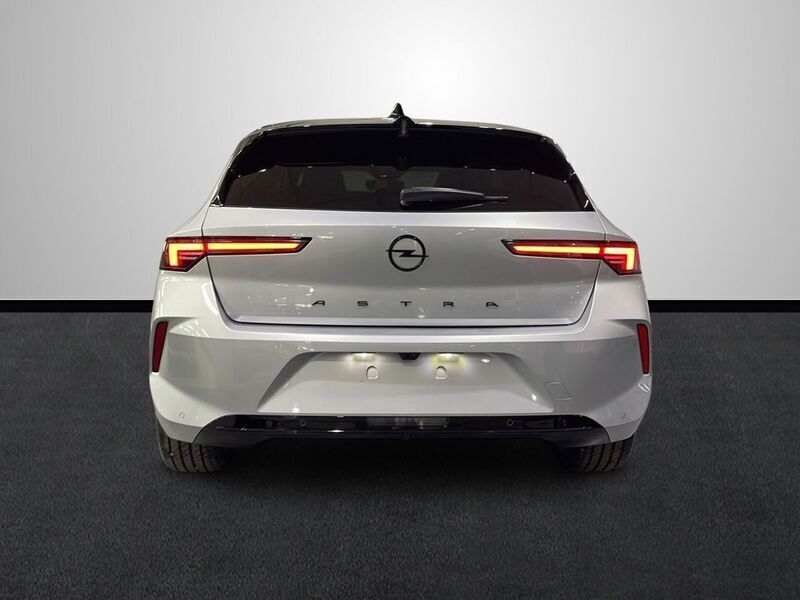 Usado Opel Astra S 130 CV (95 kW) 2024 Gris Utilitario