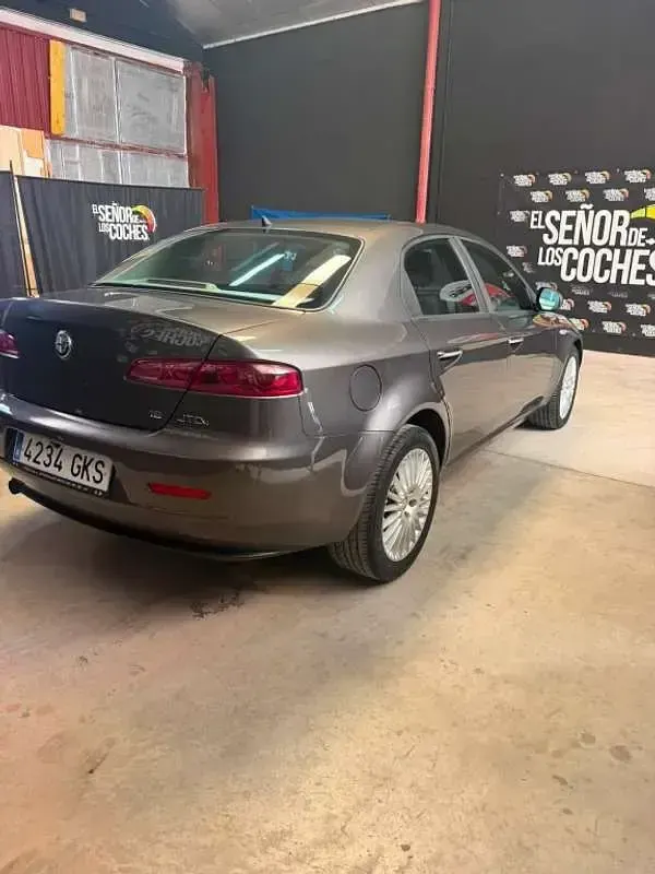 Usado Alfa Romeo 159 Distinctive 150 CV (110 kW) 2009 Gris Berlina