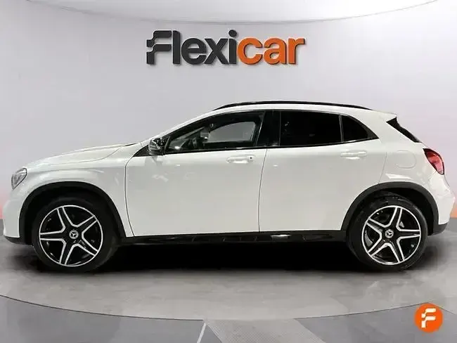 Usado Mercedes GLA220 177 CV (130 kW) 2019 Blanco SUV