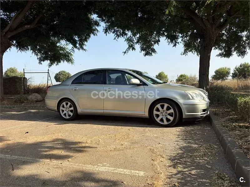 Usado Toyota Avensis Executive 147 CV (108 kW) 2006 Gris / plata Berlina