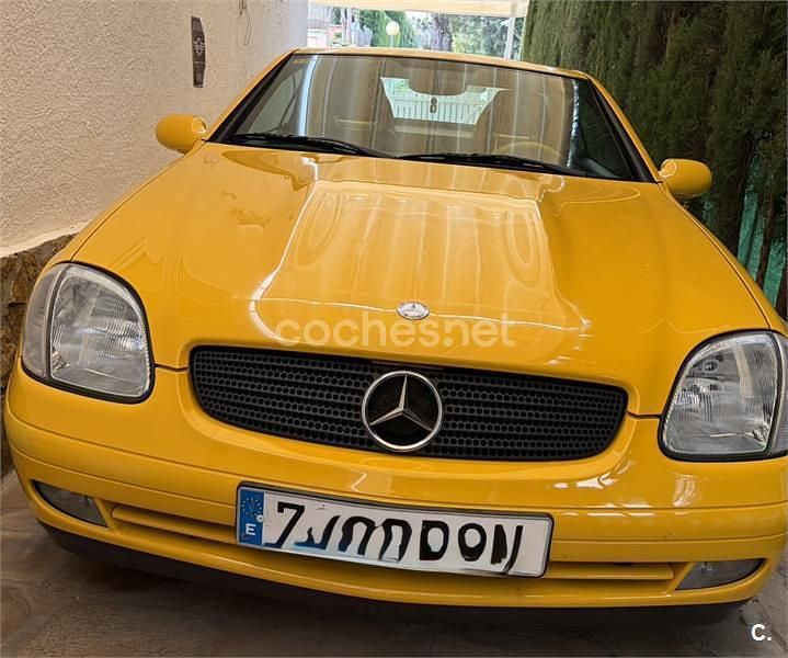 Usado Mercedes SLK200 136 CV (100 kW) 1999 Amarillo Descapotable