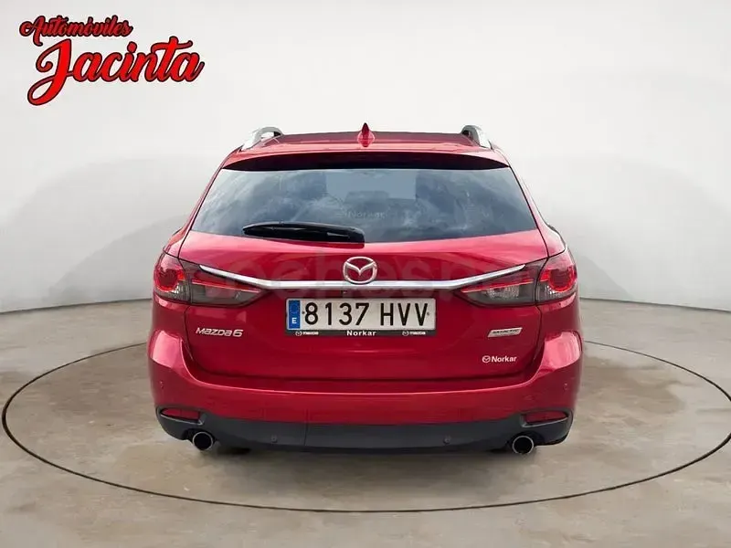 Usado Mazda 6 Luxury 150 CV (110 kW) 2014 Granate Familiar