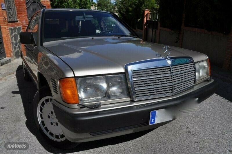 Usado Mercedes 190 125 CV (91 kW) 1990 Beige Berlina