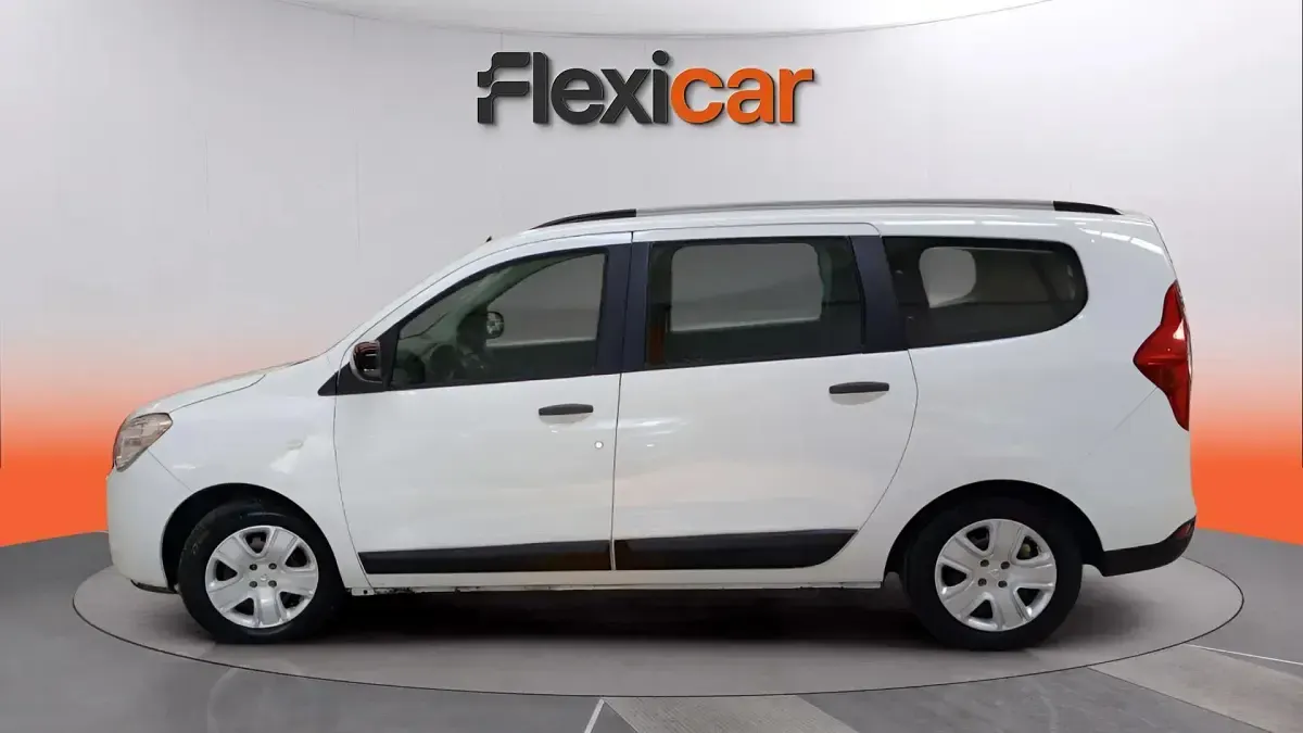Usado Dacia Lodgy Comfort 95 CV (69 kW) 2021 Blanco Monovolumen