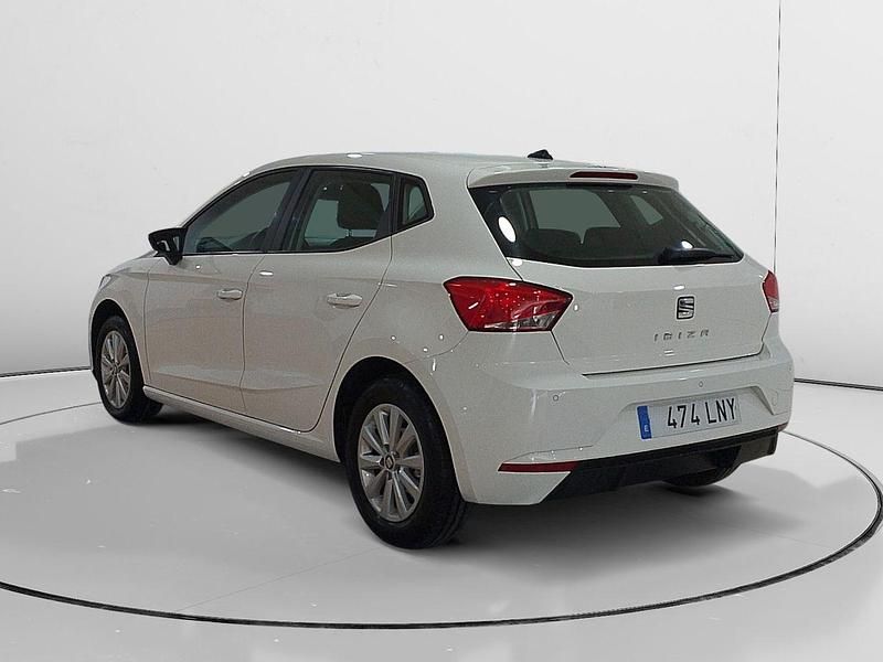 Usado Seat Ibiza Style Plus 110 CV (80 kW) 2021 Blanco Berlina