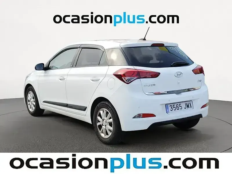 Usado Hyundai i20 GO! 84 CV (61 kW) 2016 Blanco Berlina