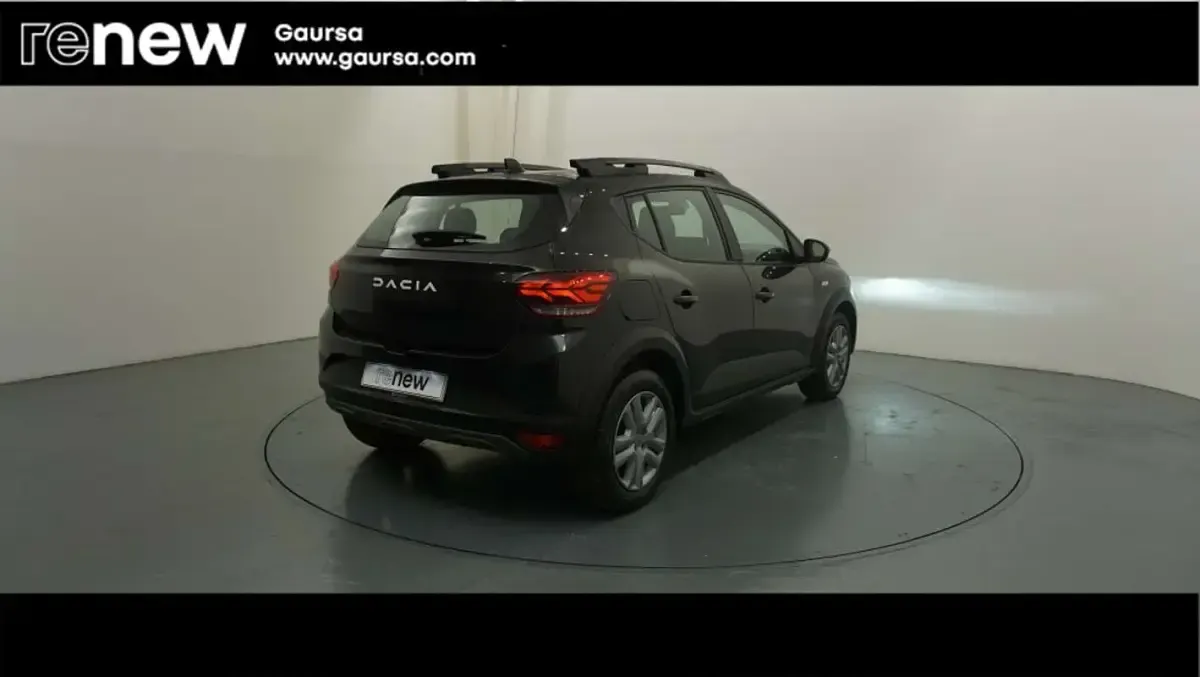 Usado Dacia Sandero Expression 91 CV (66 kW) 2022 Negro Utilitario