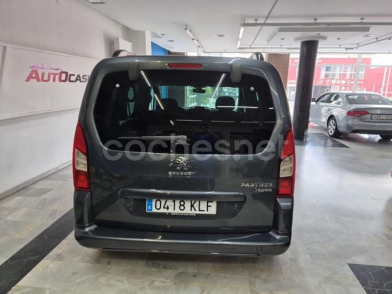 Usado Peugeot Partner Tepee Style 100 CV (73 kW) 2018 Negro Monovolumen