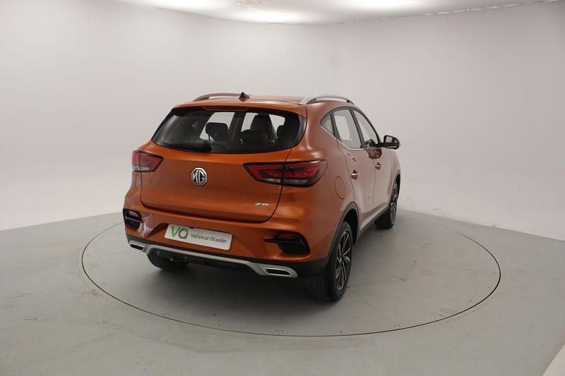 Usado MG ZS Luxury 106 CV (77 kW) 2023 Naranja Berlina