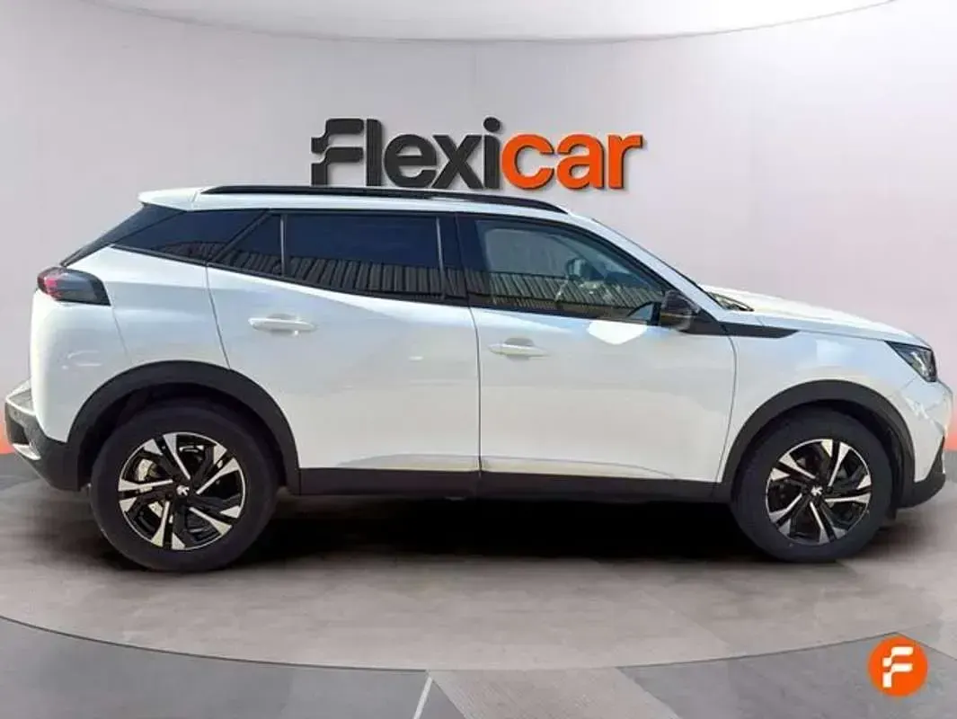 Usado Peugeot 2008 Allure 110 CV (80 kW) 2021 Blanco SUV