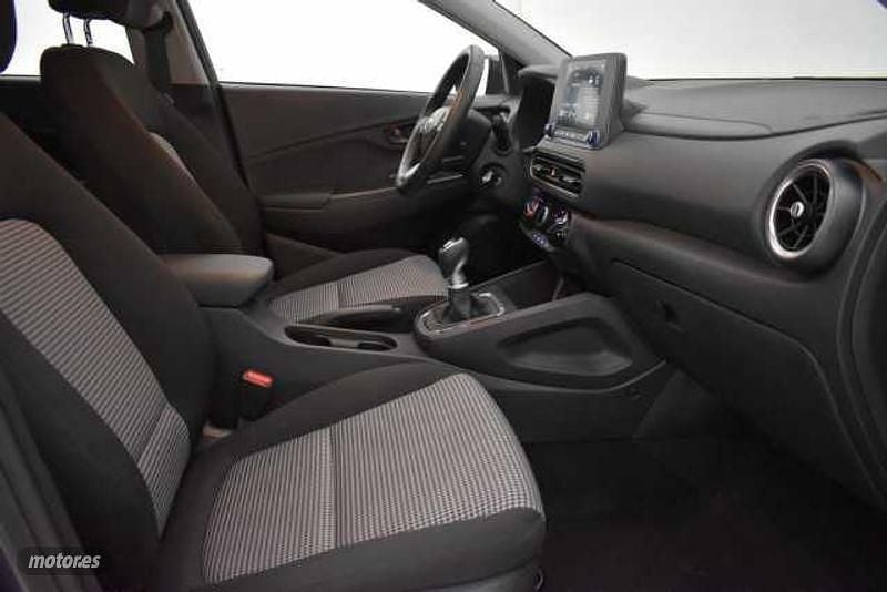 Usado Hyundai Kona 120 CV (88 kW) 2023 Ecotronic gray SUV