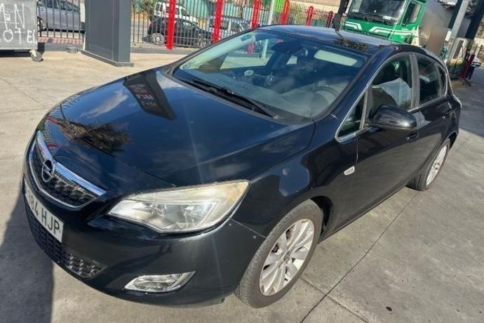 Usado 2012 Opel Astra Cosmo Familiar | 4500 € (Precio justo) - Imagen 1/4