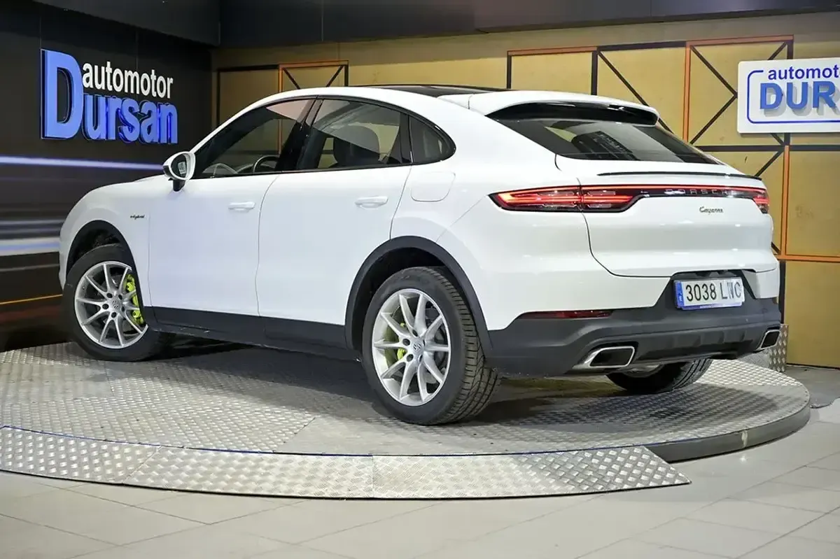 Usado Porsche Cayenne 462 CV (339 kW) 2022 Blanco SUV