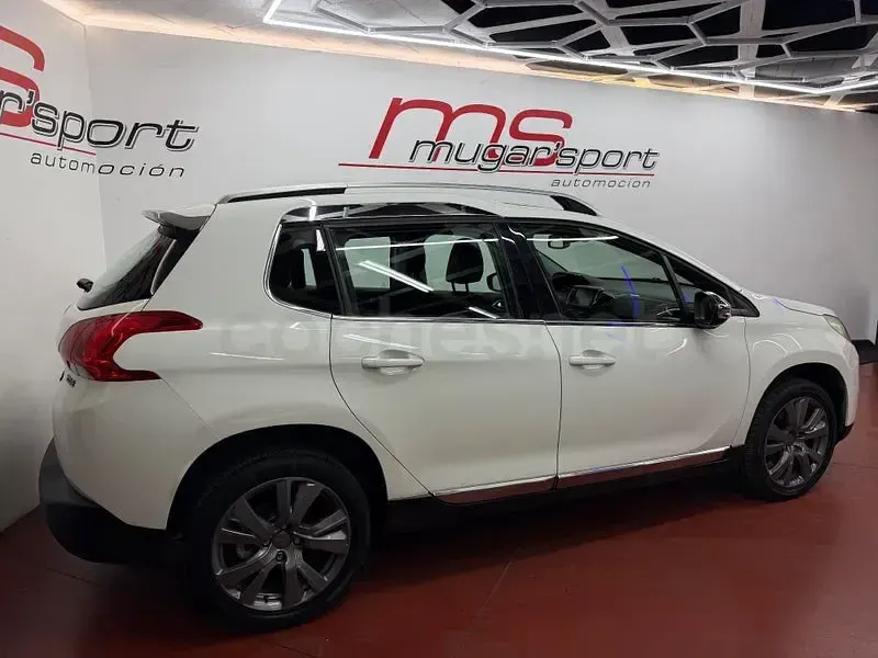 Usado Peugeot 2008 Allure 110 CV (80 kW) 2015 Blanco SUV