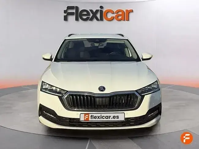 Occasion Skoda Octavia Ambition 115 PK (84 kW) 2023 Wit Stationwagen