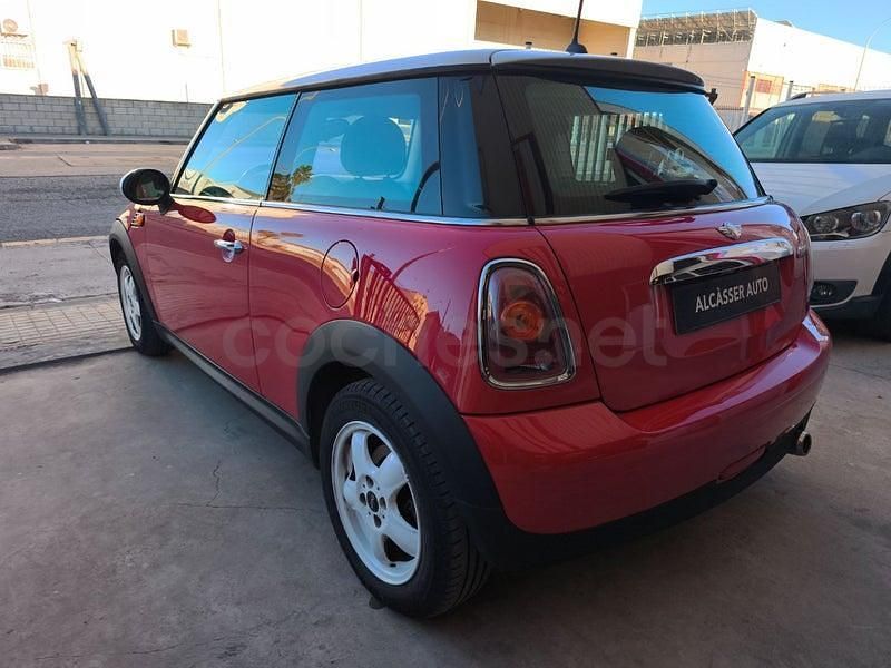 Usado Mini Cooper 120 CV (88 kW) 2007 Rojo Utilitario