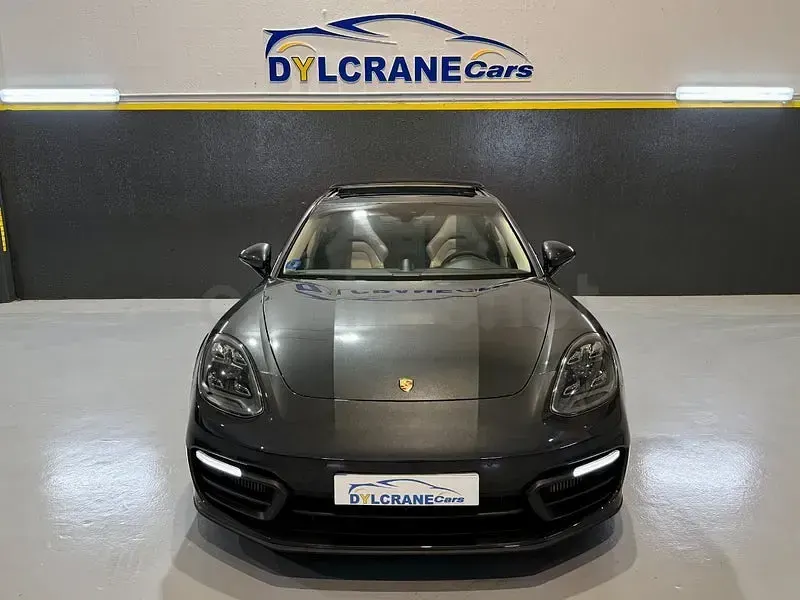 Usado Porsche Panamera 4 E-Hybrid 462 CV (339 kW) 2022 Gris / plata Utilitario