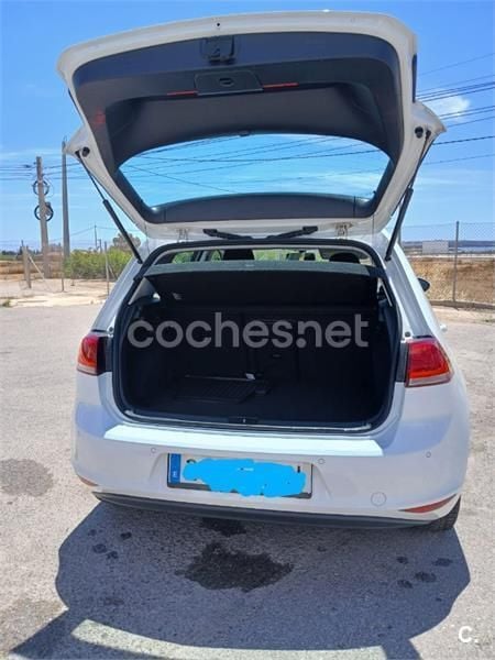 Usado VW Golf VII Edition 105 CV (77 kW) 2014 Blanco Berlina