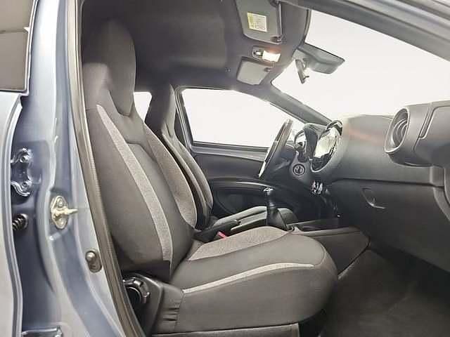 Usado Toyota Aygo X Play 72 CV (52 kW) 2024 Gris / plata SUV