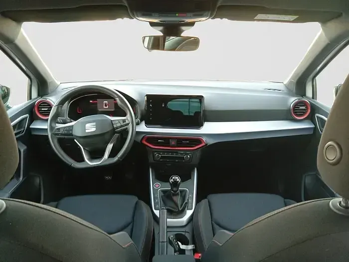 Usado Seat Arona FR 115 CV (84 kW) 2024 Blanco SUV