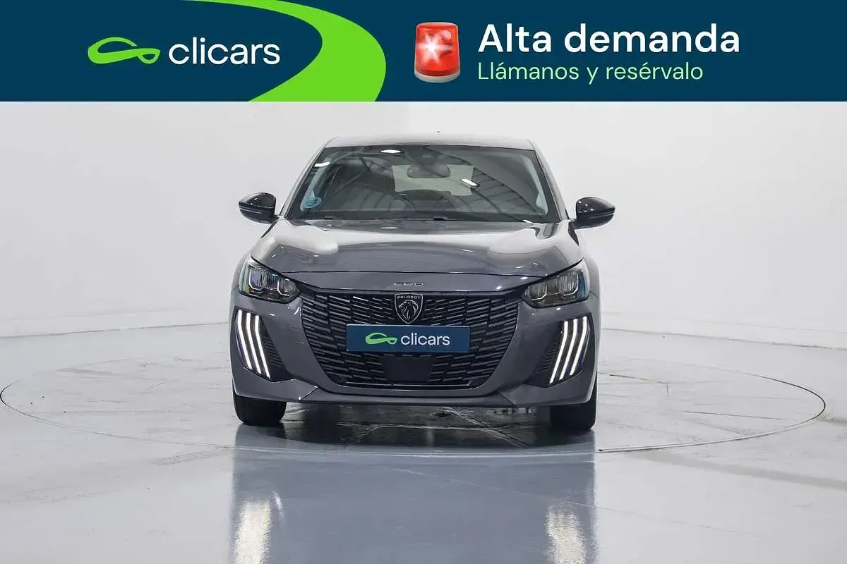 Usado Peugeot 208 Allure 102 CV (75 kW) 2025 Gris Utilitario
