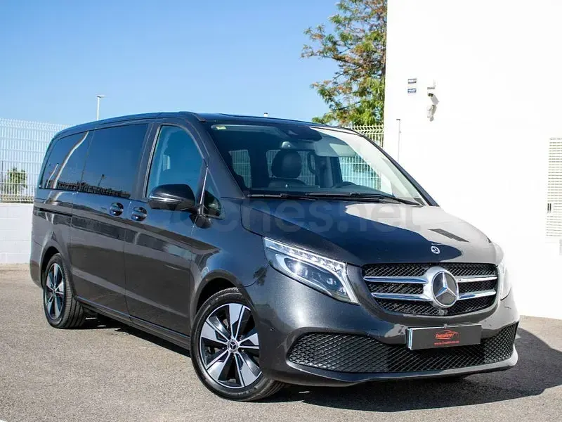 Usado Mercedes V250 Avantgarde 190 CV (139 kW) 2022 Gris / plata Monovolumen