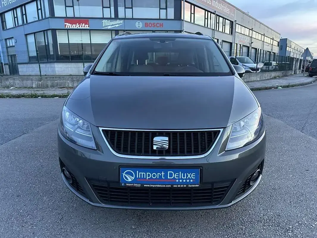 Usado Seat Alhambra 4Drive 140 CV (102 kW) 2014 Gris Monovolumen