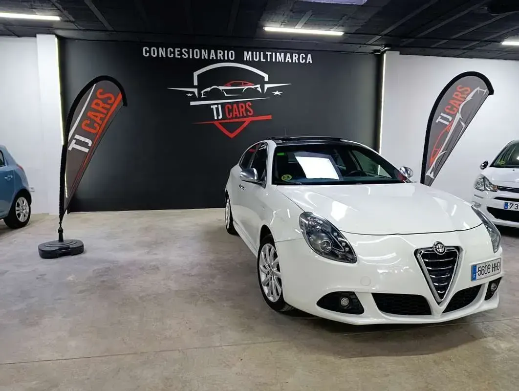 Usado Alfa Romeo Giulietta Progression 140 CV (102 kW) 2011 Blanco Utilitario