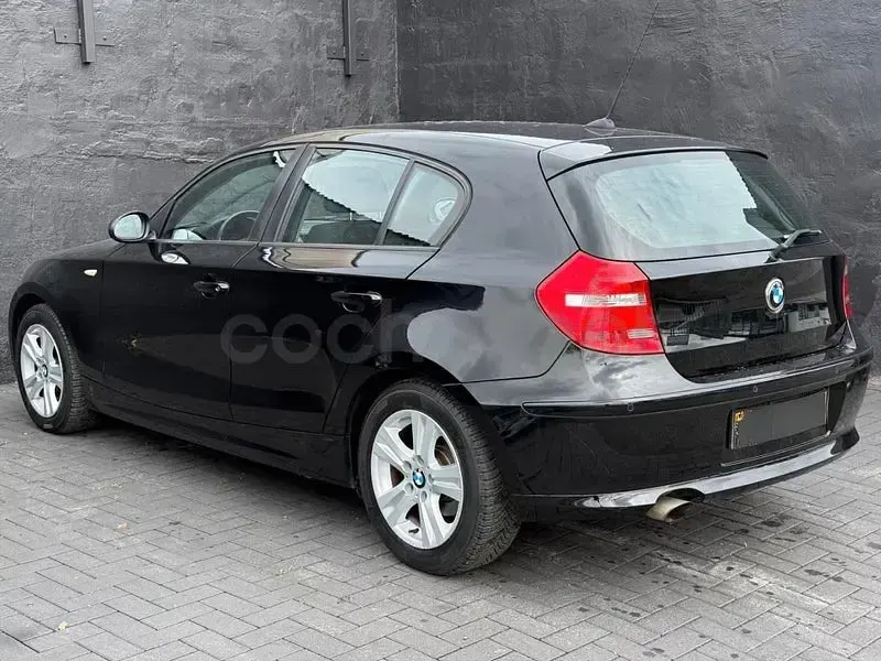 Usado BMW 120 177 CV (130 kW) 2008 Negro Utilitario