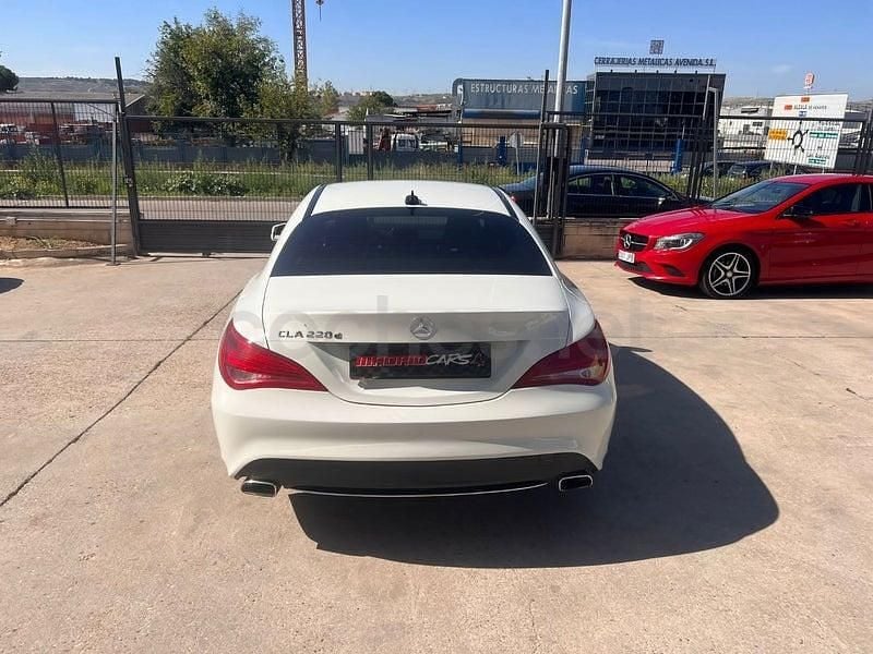 Usado Mercedes CLA220 AMG line 177 CV (130 kW) 2016 Blanco Berlina