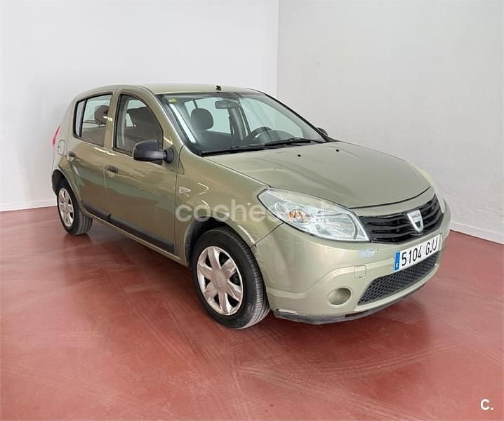 Usado Dacia Sandero Ambiance 75 CV (55 kW) 2008 Verde Utilitario