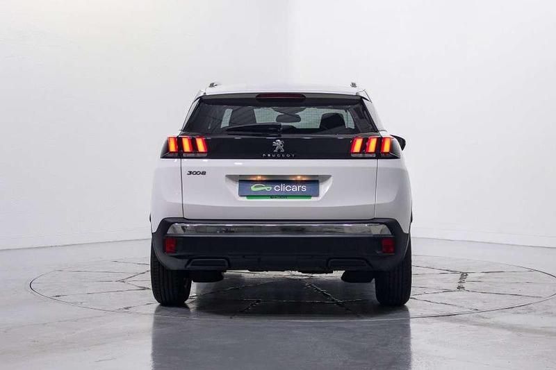 Usado Peugeot 3008 Style 131 CV (96 kW) 2020 Blanco SUV