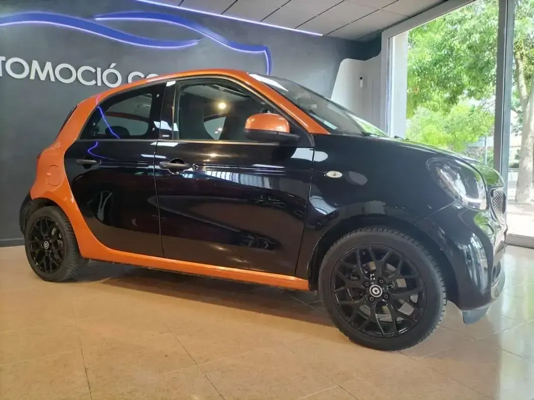 Usado Smart ForFour Passion 90 CV (66 kW) 2016 Negro Utilitario