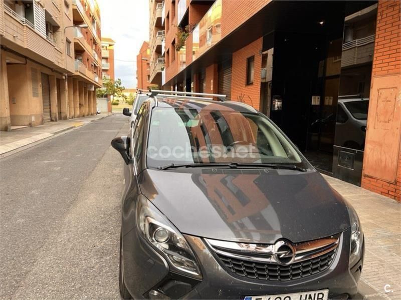 Usado Opel Zafira Tourer Excellence 165 CV (121 kW) 2012 Negro Monovolumen