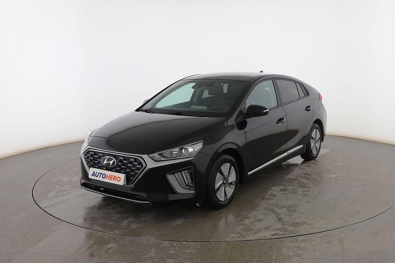 Usado Hyundai Ioniq 141 CV (103 kW) 2022 Negro Utilitario