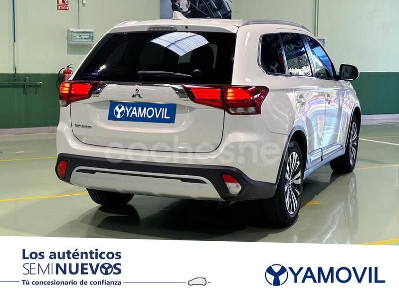 Usado Mitsubishi Outlander Motion 150 CV (110 kW) 2021 Blanco SUV
